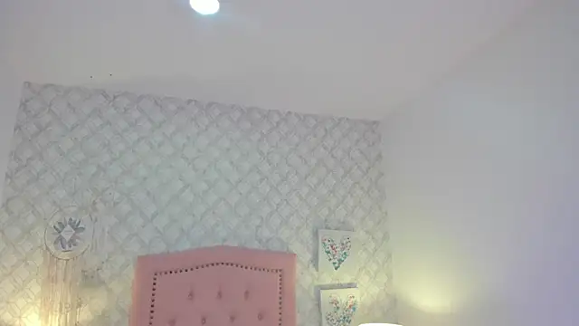 amber  ferrera online show from February 2026 02:39:01 PM