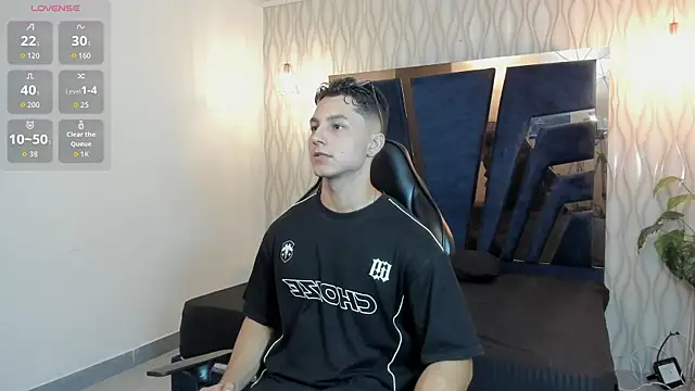 Noah Clarkk online show from April 2026 05:19:01 PM