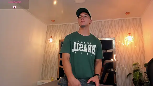 Noah Clarkk online show from March 2026 06:10:01 PM