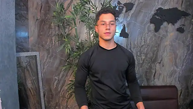 Snapshot of Noah_Clarkk chatting on February 2026 11:17:02 PM Noah Clarkk online show from February 2026 11:17:02 PM