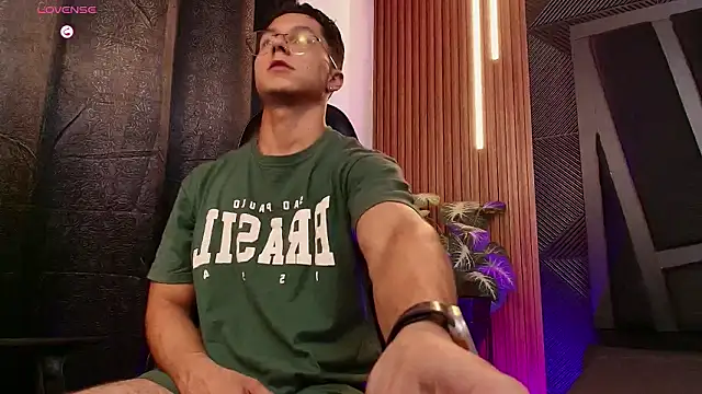 Snapshot of Noah_Clarkk chatting on February 2026 11:27:02 PM Noah Clarkk online show from February 2026 11:27:02 PM