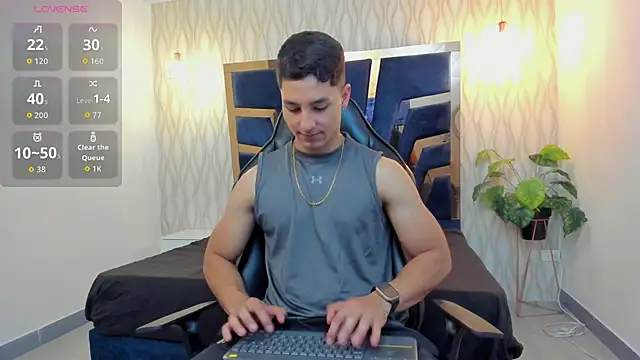 Snapshot of Noah_Clarkk chatting on April 2026 05:11:01 PM Noah Clarkk online show from April 2026 05:11:01 PM