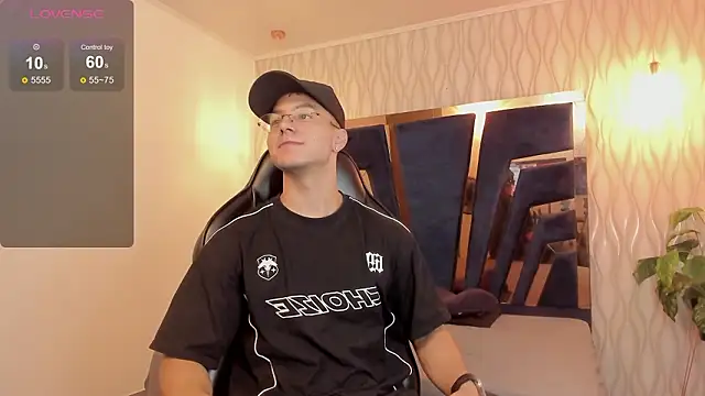 Snapshot of Noah_Clarkk chatting on February 2026 05:35:01 PM Noah Clarkk online show from February 2026 05:35:01 PM