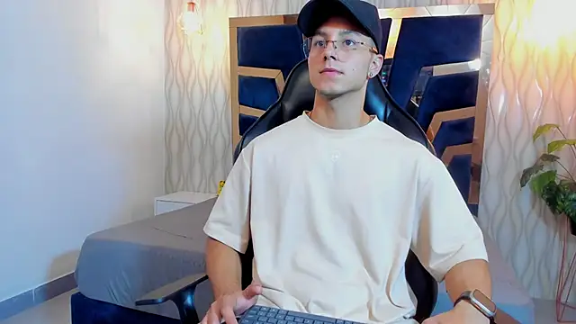 Noah Clarkk online show from March 2026 05:23:01 PM