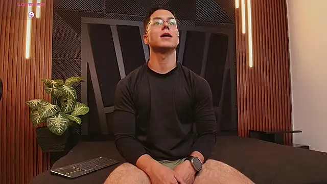 Snapshot of Noah_Clarkk chatting on February 2026 11:27:01 PM Noah Clarkk online show from February 2026 11:27:01 PM