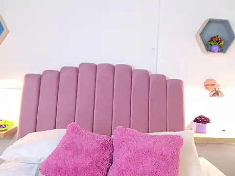 katiamoree online show from January 2026 09:20:02 PM