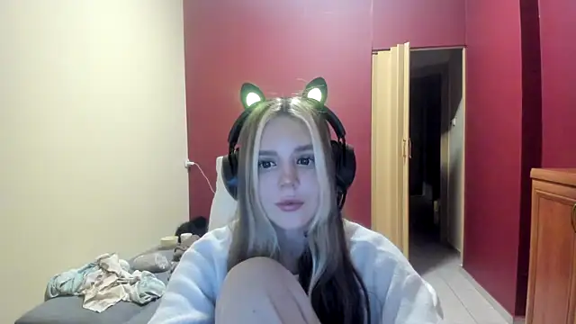 LunaAngell online show from December 2025 12:35:01 AM