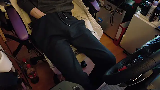 Gay-Versaut online show from March 2026 06:03:01 PM