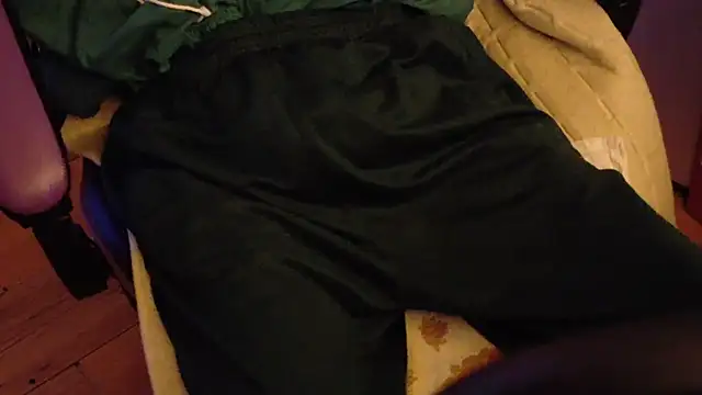 Gay-Versaut online show from December 2025 09:28:01 PM