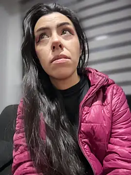 Snapshot of Sky_Girl_LS chatting on December 2025 01:05:02 AM Sky Girl LS online show from December 2025 01:05:02 AM