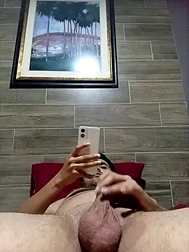 Snapshot of Miche199614 chatting on December 2025 01:55:01 AM Miche199614 online show from December 2025 01:55:01 AM