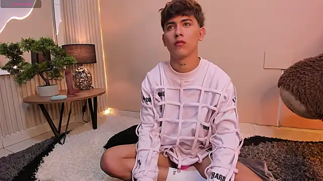 Thristan Leones online show from December 2025 05:31:01 AM