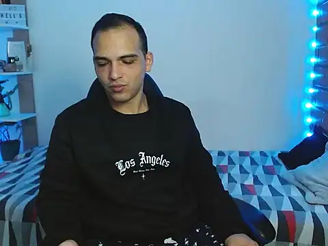 Snapshot of MaaX2330 chatting on December 2025 02:43:02 PM MaaX2330 online show from December 2025 02:43:02 PM