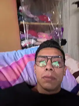 Snapshot of Marko-18 chatting on December 2025 07:06:01 PM Marko-18 online show from December 2025 07:06:01 PM