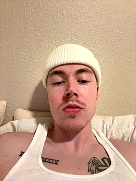 Snapshot of lukalovesyou chatting on December 2025 05:01:02 AM lukalovesyou online show from December 2025 05:01:02 AM