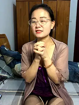 yunyun52012 online show from January 2026 01:29:01 PM