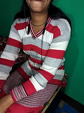 QWEEN7B online show from December 2025 01:47:02 PM