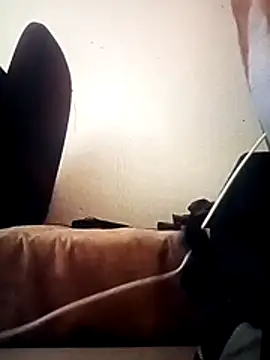 Snapshot of cazzigrossi23 chatting on December 2025 02:43:02 PM cazzigrossi23 online show from December 2025 02:43:02 PM