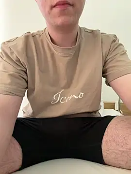 jaaydenx17 online show from April 2026 04:15:02 PM