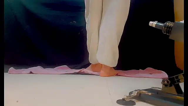 Snapshot of Frys96 chatting on December 2025 08:24:02 AM Frys96 online show from December 2025 08:24:02 AM