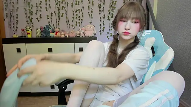 Yoonhee ki online show from June 2026 12:49:01 PM