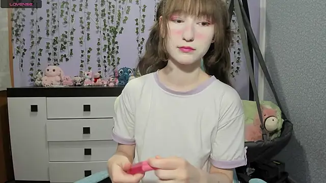 Yoonhee ki online show from June 2026 03:06:02 PM