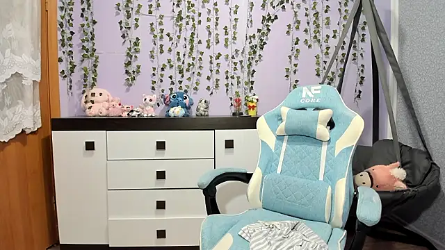 Yoonhee ki online show from March 2026 06:08:02 PM