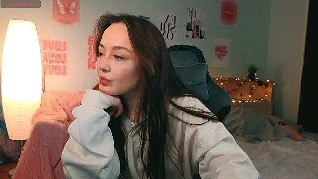 fallin lovee online show from January 2026 03:46:01 AM