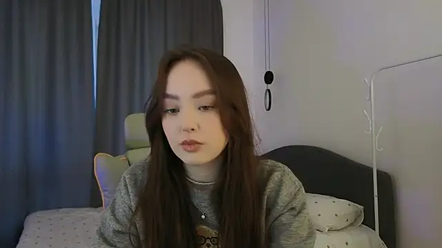 fallin lovee online show from April 2026 01:34:02 PM