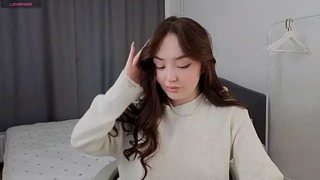 fallin lovee online show from March 2026 01:28:02 PM