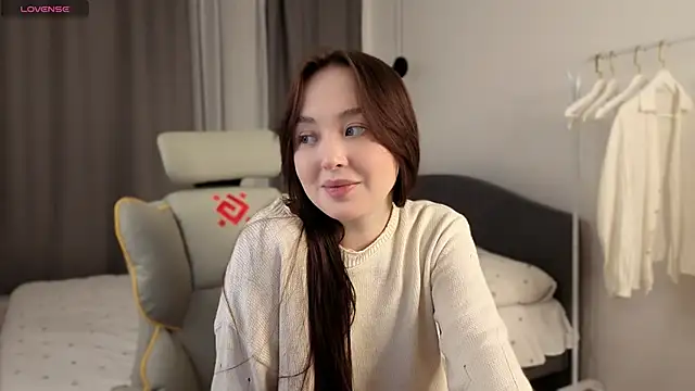 fallin lovee online show from February 2026 08:00:02 PM