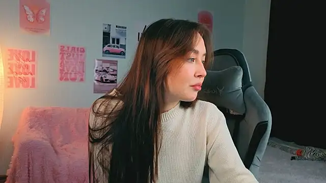 fallin lovee online show from February 2026 07:43:01 PM