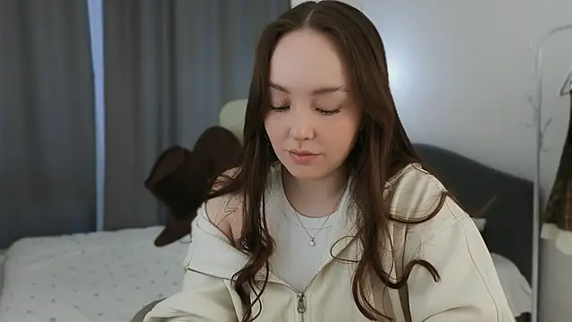 fallin lovee online show from March 2026 01:34:02 PM