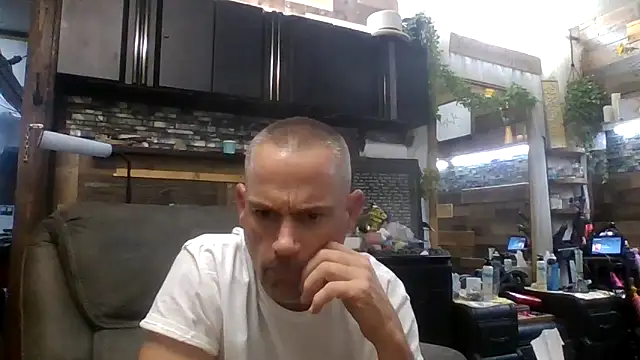 Snapshot of MISTERANDDEMI chatting on May 2026 05:23:02 AM MISTERANDDEMI online show from May 2026 05:23:02 AM