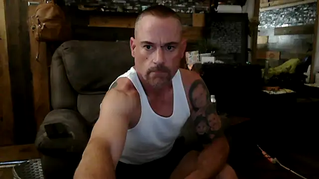 Snapshot of MISTERANDDEMI chatting on May 2026 08:44:02 AM MISTERANDDEMI online show from May 2026 08:44:02 AM