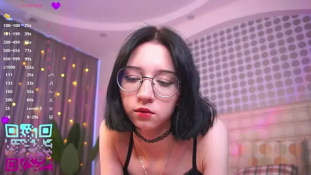 Snapshot of DeliaLoma chatting on February 2026 06:00:02 AM DeliaLoma online show from February 2026 06:00:02 AM