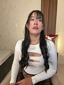 Alannadumont  online show from April 2026 07:42:01 PM