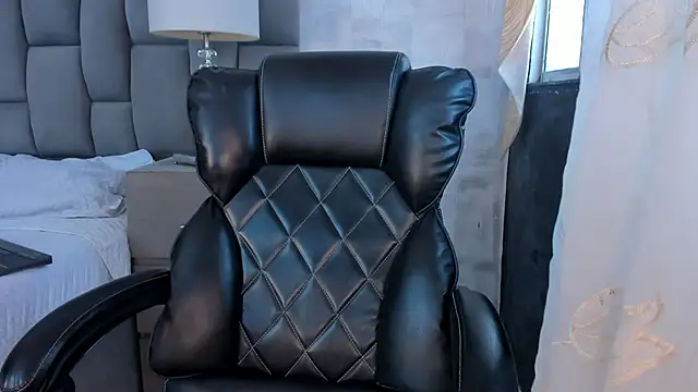 ChannelWhitee  online show from January 2026 08:23:01 PM