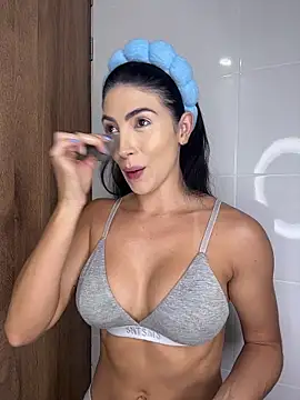 ItsTatiana online show from April 2026 12:17:02 AM