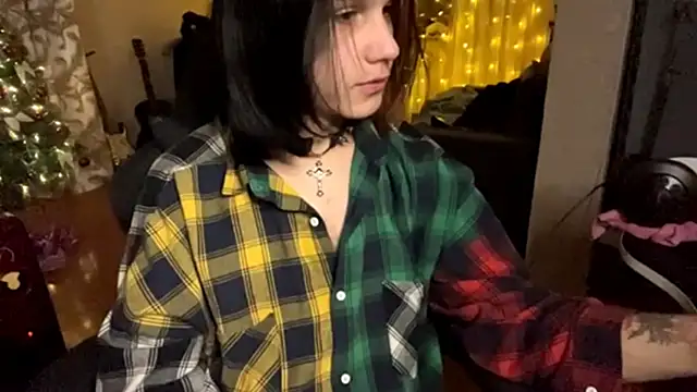 emo sweet online show from December 2025 10:23:02 PM