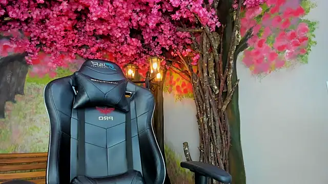 Snapshot of VenomDoll_ chatting on December 2025 12:18:01 PM VenomDoll online show from December 2025 12:18:01 PM