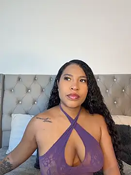 izzybelmonth12 online show from April 2026 12:45:01 PM