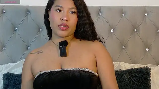 Snapshot of izzybelmonth12 chatting on July 2026 09:48:02 PM izzybelmonth12 online show from July 2026 09:48:02 PM