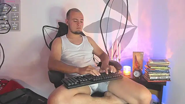 maaxtaylor  online show from February 2026 11:10:01 AM