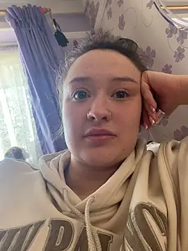 LilyLuck  online show from February 2026 02:06:01 PM