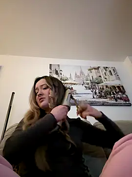 LilyLuck  online show from January 2026 09:42:02 PM