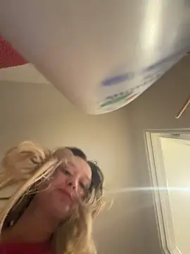 LilyLuck  online show from February 2026 02:43:01 AM