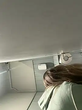 LilyLuck  online show from February 2026 06:31:02 PM