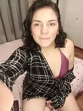 paulina coxx online show from April 2026 01:05:02 PM