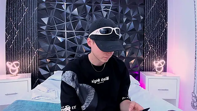 SpaceBoy1 online show from February 2026 08:52:02 PM